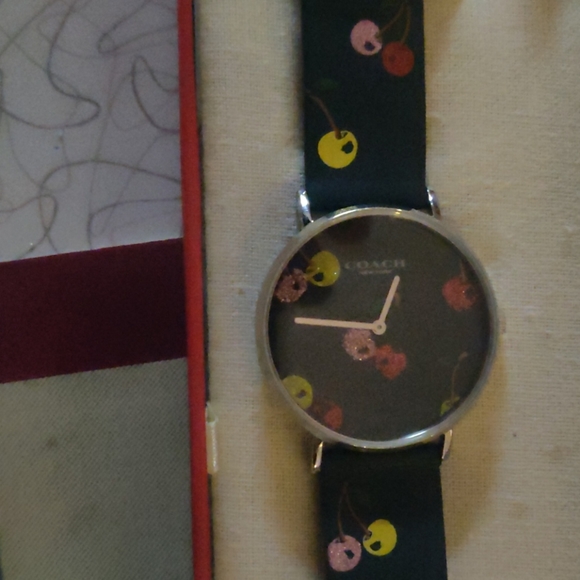 Watch - Picture 2 of 3